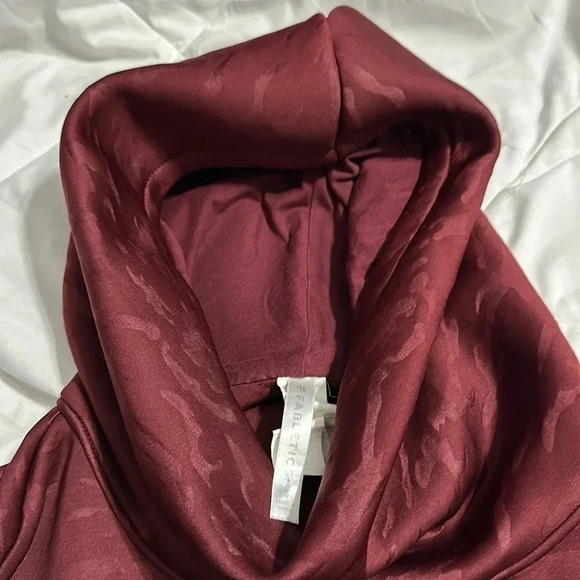 Fabletics burgundy cano cowl hoodie sweatshirt oversized size small - Picture 3 of 6